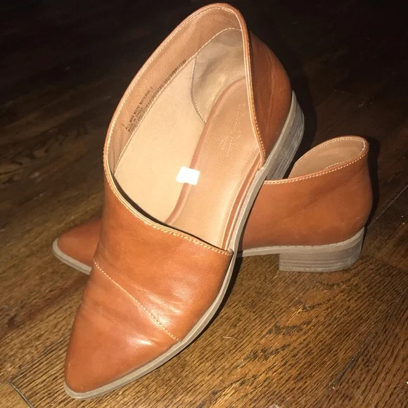 Universal thread brown flats size 7 - Picture 4 of 7